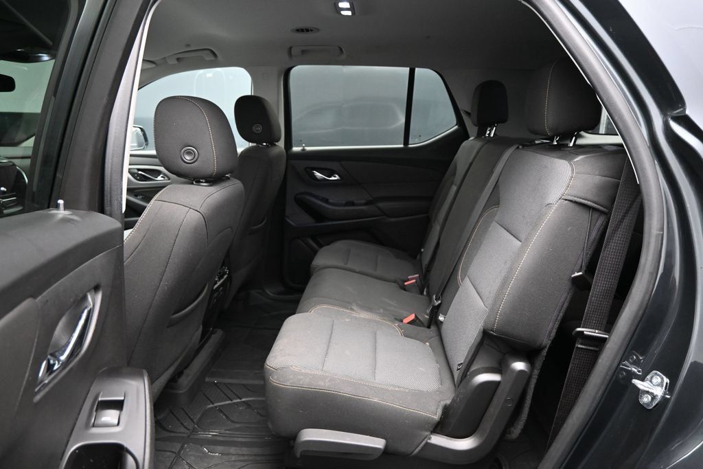 Used 2020 Chevrolet Traverse LT w/ LPO, Floor Liner Package FWD image 23