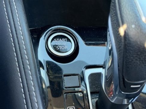 Used 2020 Nissan Kicks SR w/ SR Premium Package image 12