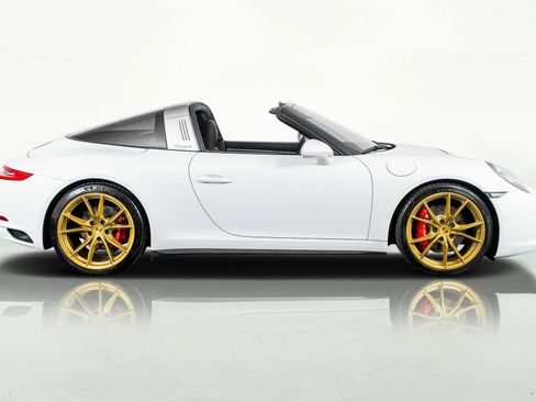 Used 2019 Porsche 911 Targa 4 GTS image 5