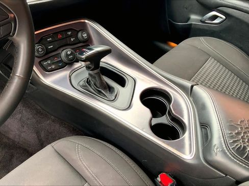 Used 2018 Dodge Challenger SXT image 14