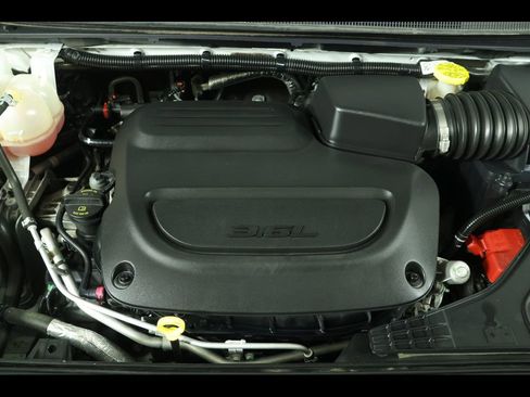 Used 2023 Chrysler Voyager LX image 22