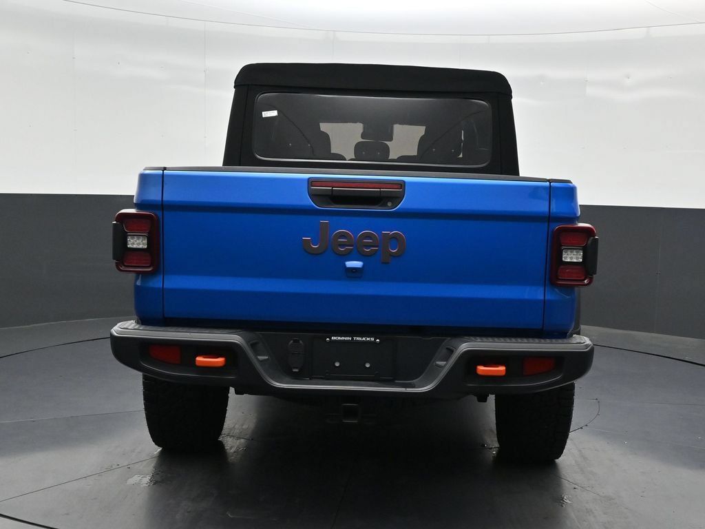 Used 2024 Jeep Gladiator Mojave AWD/4WD image 4