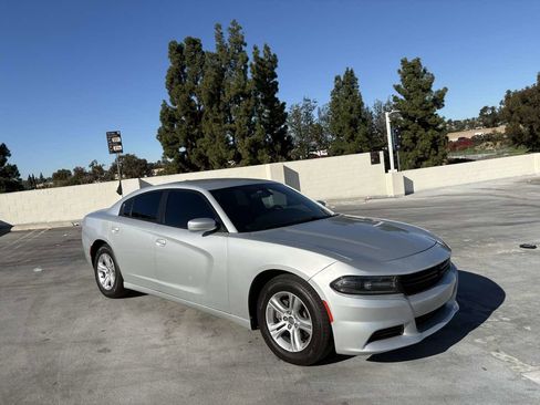 Used 2019 Dodge Charger SXT image 30