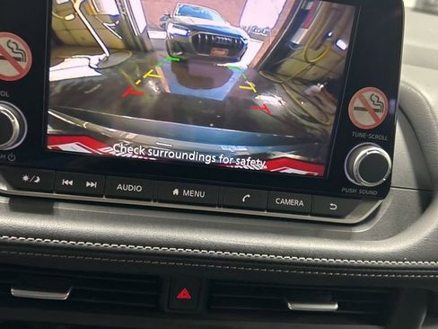 Used 2024 Nissan Rogue SV image 15