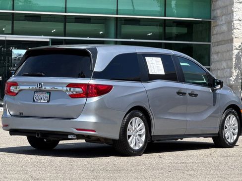 Certified 2019 Honda Odyssey LX image 4