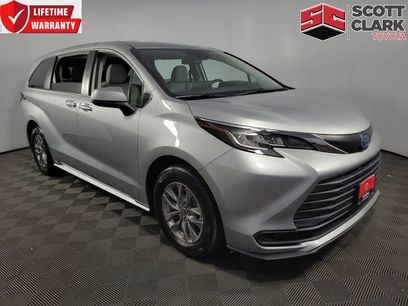 Used 2022 Toyota Sienna LE