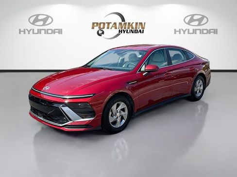 Certified 2025 Hyundai Sonata SE FWD image 1