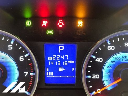 Used 2015 Subaru Crosstrek Touring w/ Popular Package #2 AWD/4WD image 13