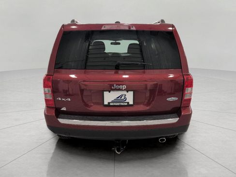 Used 2016 Jeep Patriot High Altitude AWD/4WD image 23