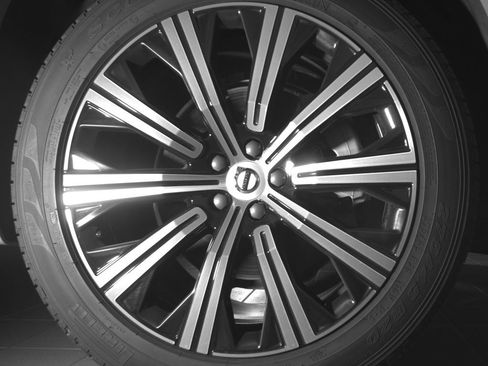Certified 2025 Volvo XC90 B6 Plus w/ Protection Package Premier AWD/4WD image 22