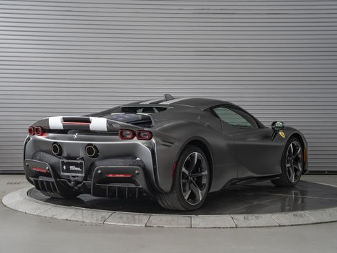 Used 2023 Ferrari SF90 Stradale AWD/4WD image 5