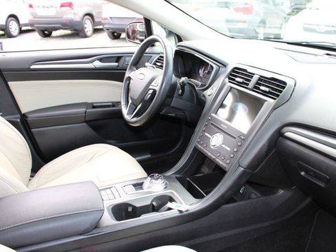 Used 2017 Ford Fusion Energi Titanium FWD image 12