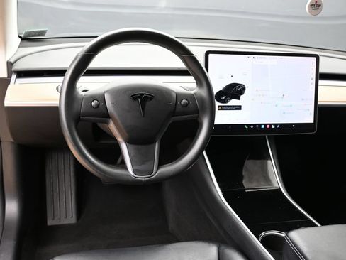 Used 2018 Tesla Model 3 Mid Range RWD image 28