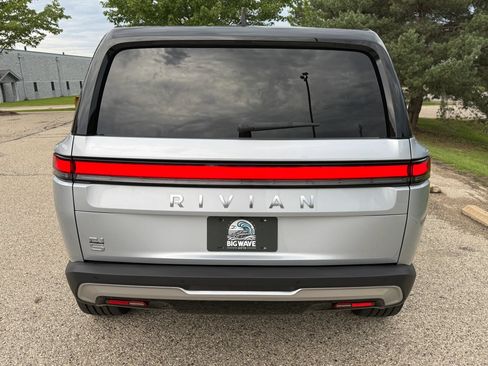 Used 2025 Rivian R1S Adventure AWD/4WD image 4