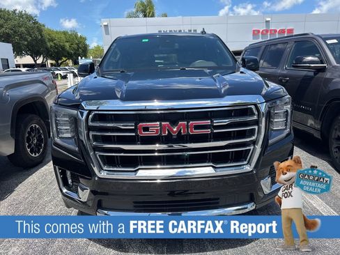 Used 2024 GMC Yukon SLT w/ SLT Luxury Package image 3