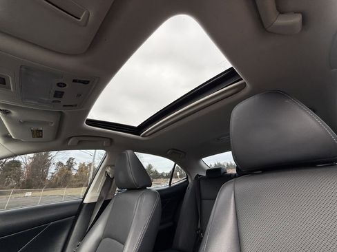 Used 2017 Lexus IS 300 AWD image 34