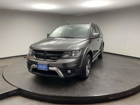 Used 2017 Dodge Journey Crossroad w/ Popular Equipment Group FWD image 3