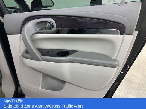 Used 2017 Buick Enclave Premium image 23