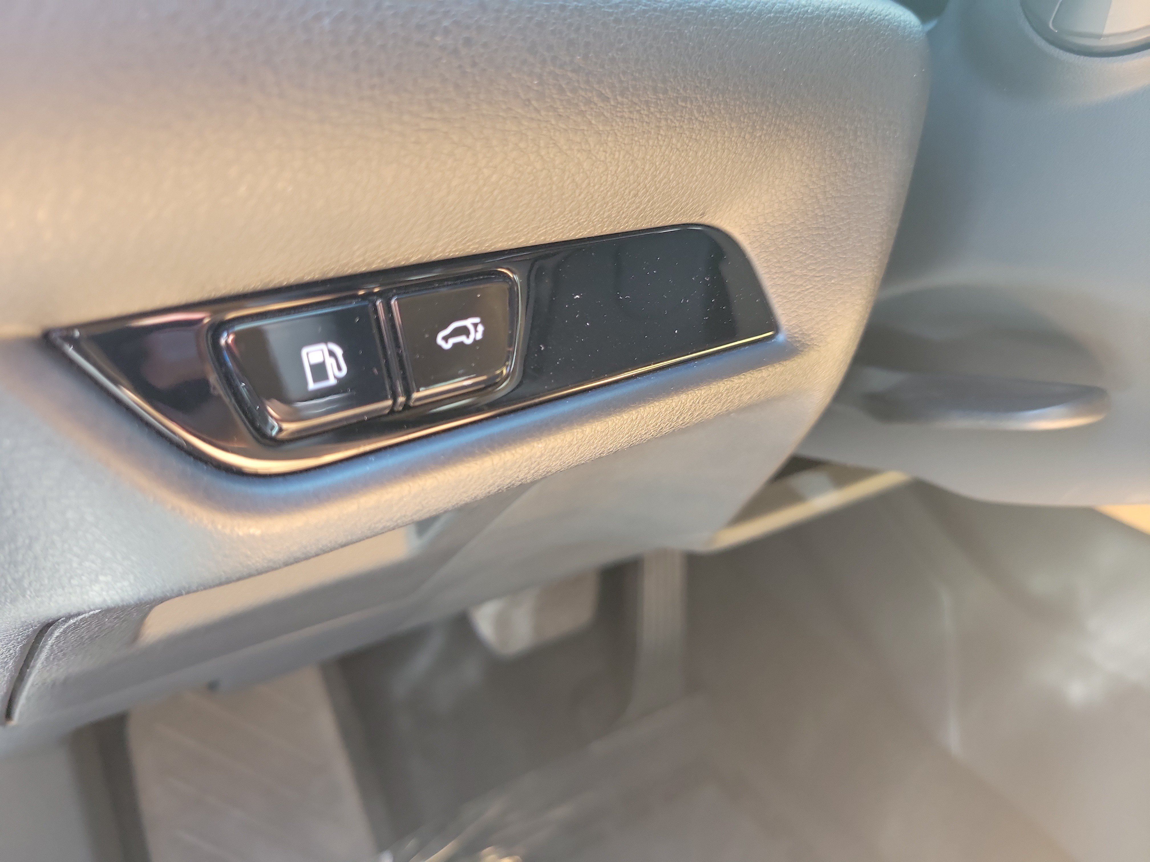 Used 2025 Lexus NX 250 FWD w/ Accessory Package (K3) image 24