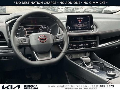 Used 2025 Nissan Rogue SV AWD/4WD image 2