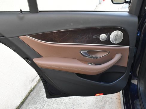 Used 2020 Mercedes-Benz E 350 4MATIC Sedan image 18