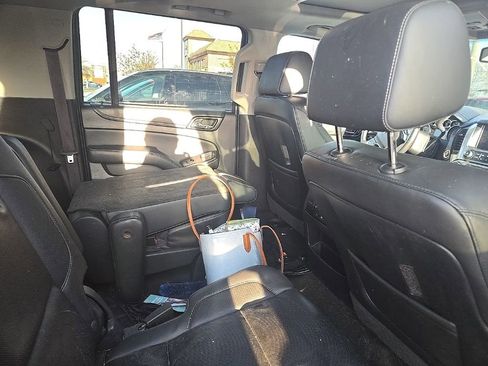 Used 2016 Chevrolet Suburban LTZ image 4