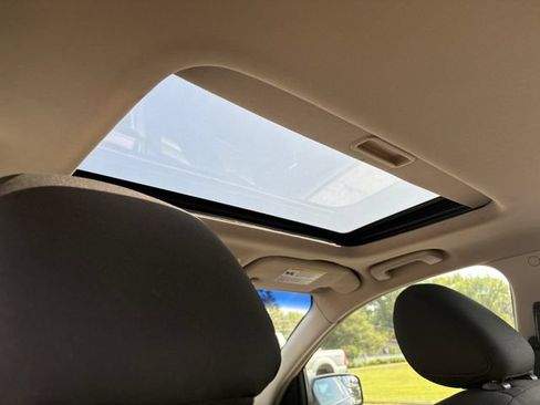 Used 2011 Ford Fusion SE FWD image 10