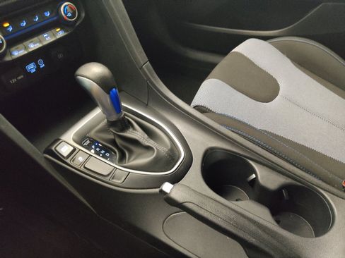 Used 2019 Hyundai Veloster 2.0 FWD image 26