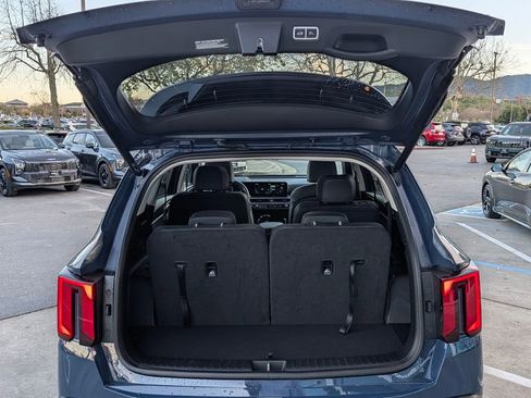 Used 2024 Kia Sorento SX image 22