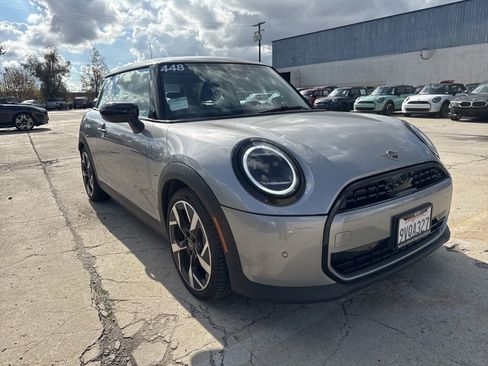 Used 2025 MINI Cooper 2-Door Hardtop image 7
