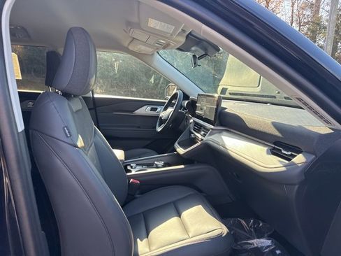 New 2026 Ford Explorer Active w/ Active Comfort Package image 27