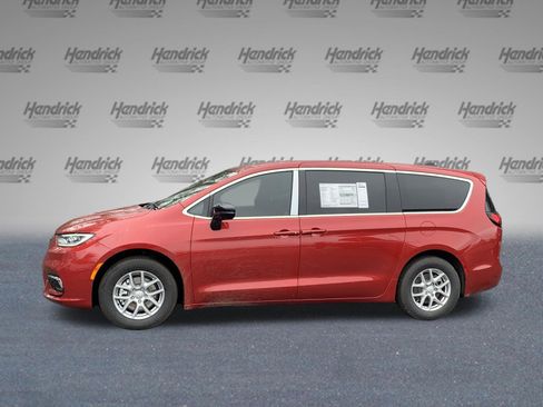 New 2026 Chrysler Pacifica Select image 5