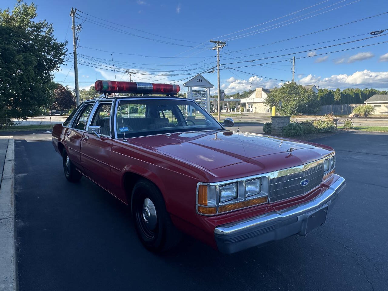 Used 1990 Ford LTD Crown Victoria RWD image 9