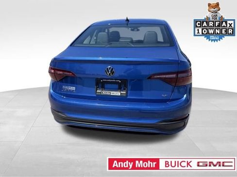 Used 2024 Volkswagen Jetta SE FWD image 10
