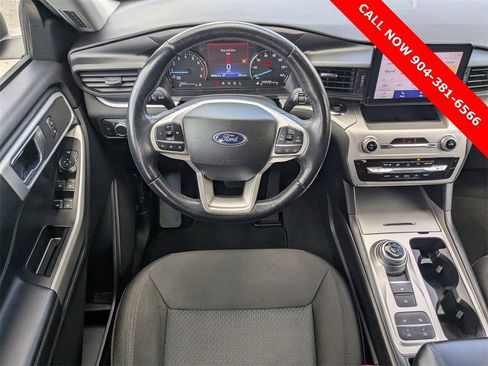 Used 2022 Ford Explorer XLT image 19