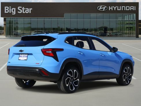 Used 2024 Chevrolet Trax RS w/ Sunroof Package image 4