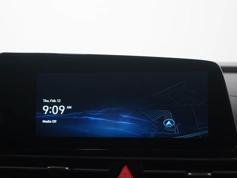 Used 2025 Hyundai Elantra SEL image 16