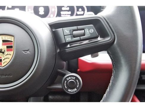 Used 2024 Porsche Cayenne Coupe AWD/4WD image 19