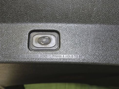 Used 2018 Ford Explorer Limited image 13