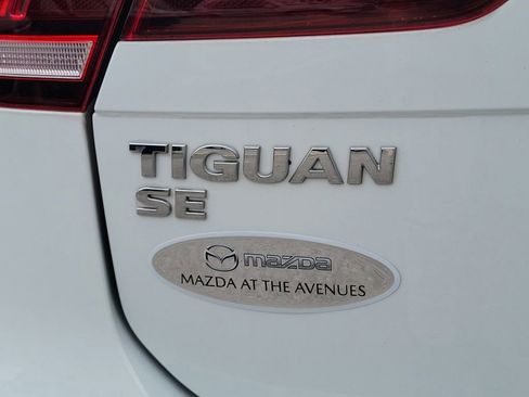 Used 2020 Volkswagen Tiguan SE image 7