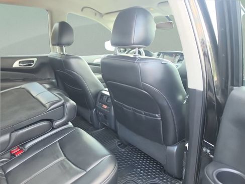 Used 2019 Nissan Pathfinder SL FWD image 32