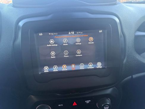 Used 2020 Jeep Renegade Latitude image 17