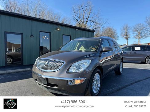 Used 2010 Buick Enclave CXL image 1