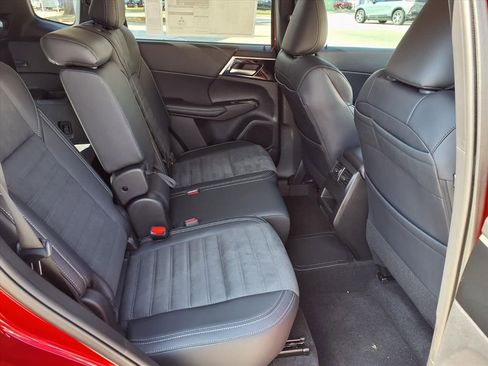 Used 2025 Mitsubishi Outlander SE AWD/4WD image 10