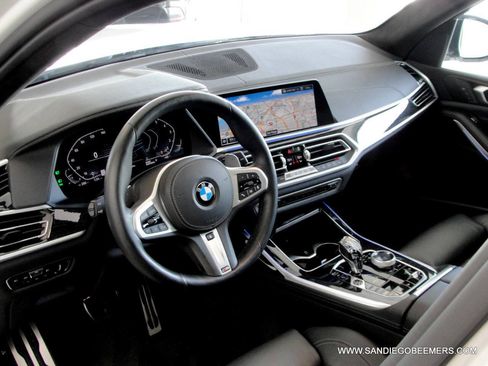 Used 2022 BMW X7 xDrive40i w/ M Sport Package AWD/4WD image 26