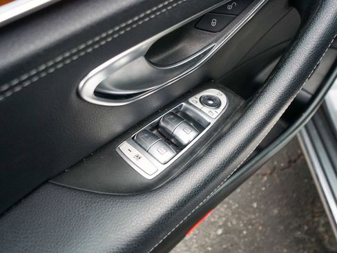 Used 2017 Mercedes-Benz E 300 4MATIC image 15