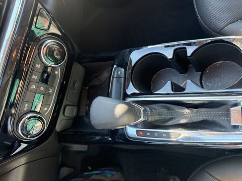 Used 2025 Chevrolet Trax ACTIV w/ Sunroof Package image 23