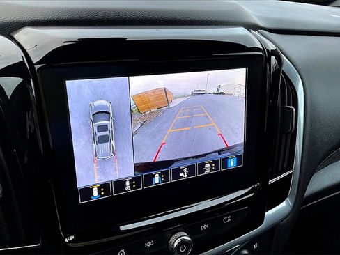 Used 2023 Chevrolet Traverse High Country image 21