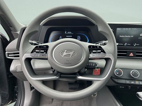 New 2026 Hyundai Elantra SEL Sport image 32