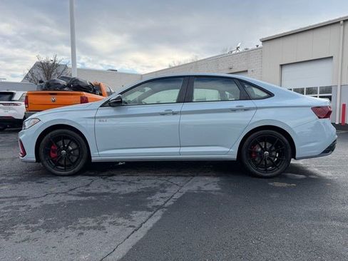 Used 2025 Volkswagen Jetta GLI Autobahn image 2